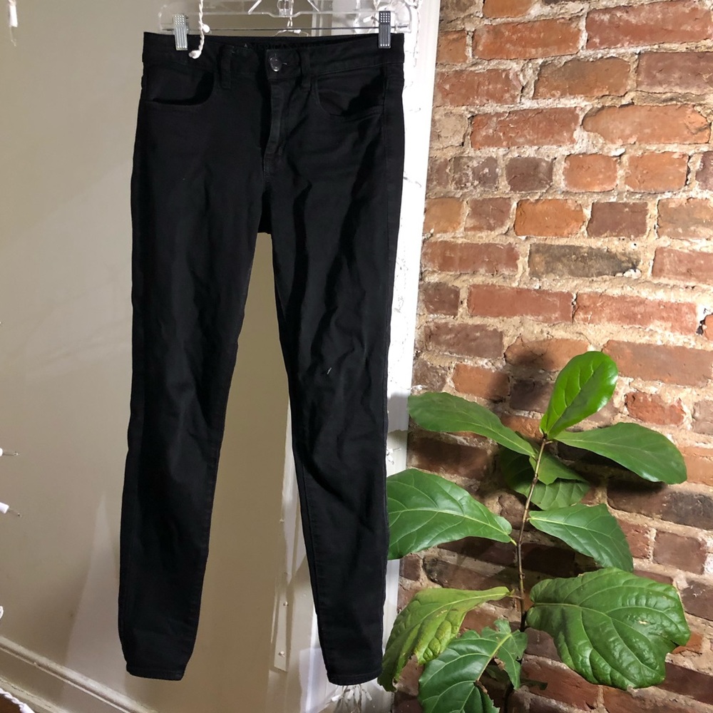 Black American Eagle Highwaisted Skinny Jeans